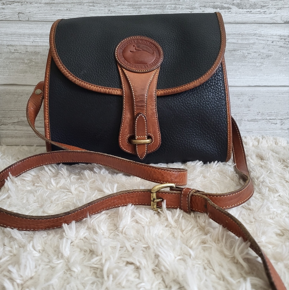 Vintage Dooney and Bourke Essex Crossbody Purse